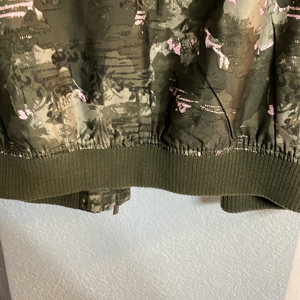 Jacket - Picture 5 of 7